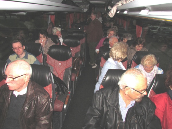 03_im_buss_abfahrt.jpg