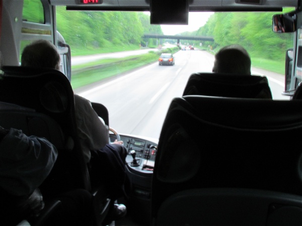 04_im_buss_abfahrt.jpg