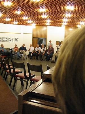 07in_froher_runde02.jpg