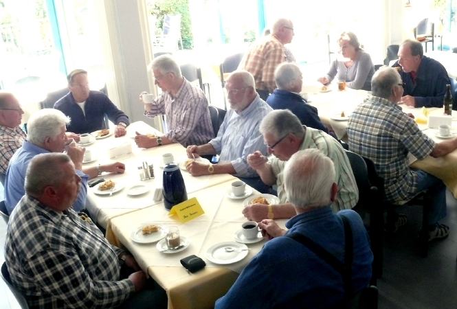 09begruessungs_kaffe03.jpg